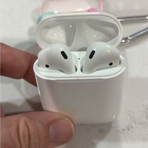 Apple AirPods 2nd Generation with Charging Case